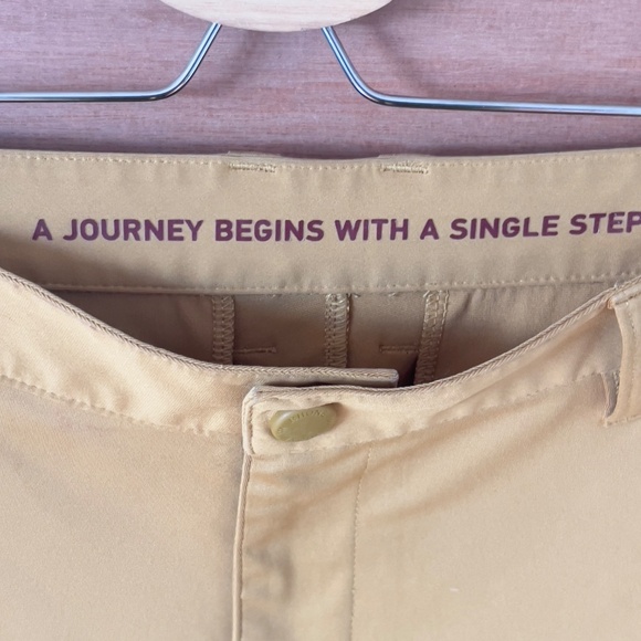 RHONE Commuter pants men's size 32x30 slim gold yellow mustard casual pockets - Picture 3 of 10